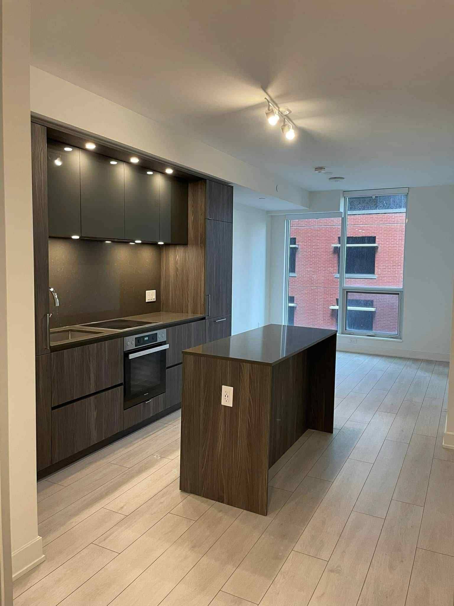 15 Mercer ST #715, Toronto C01, ON M5V 0V1