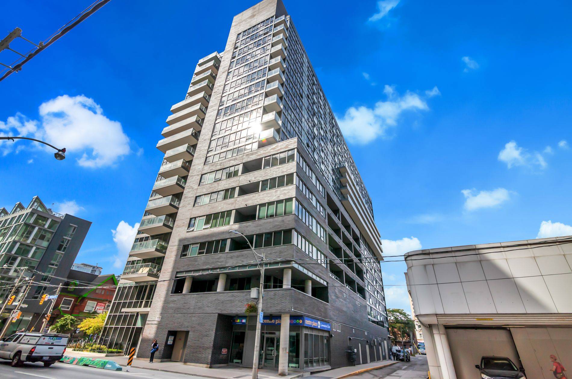 Toronto C08, ON M5A 2R3,320 Richmond ST E #809