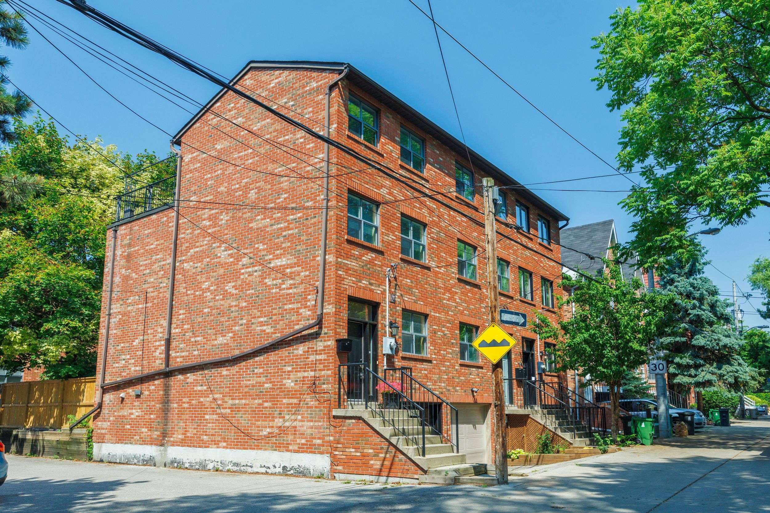 186 Milan ST, Toronto C08, ON M5A 3Z6