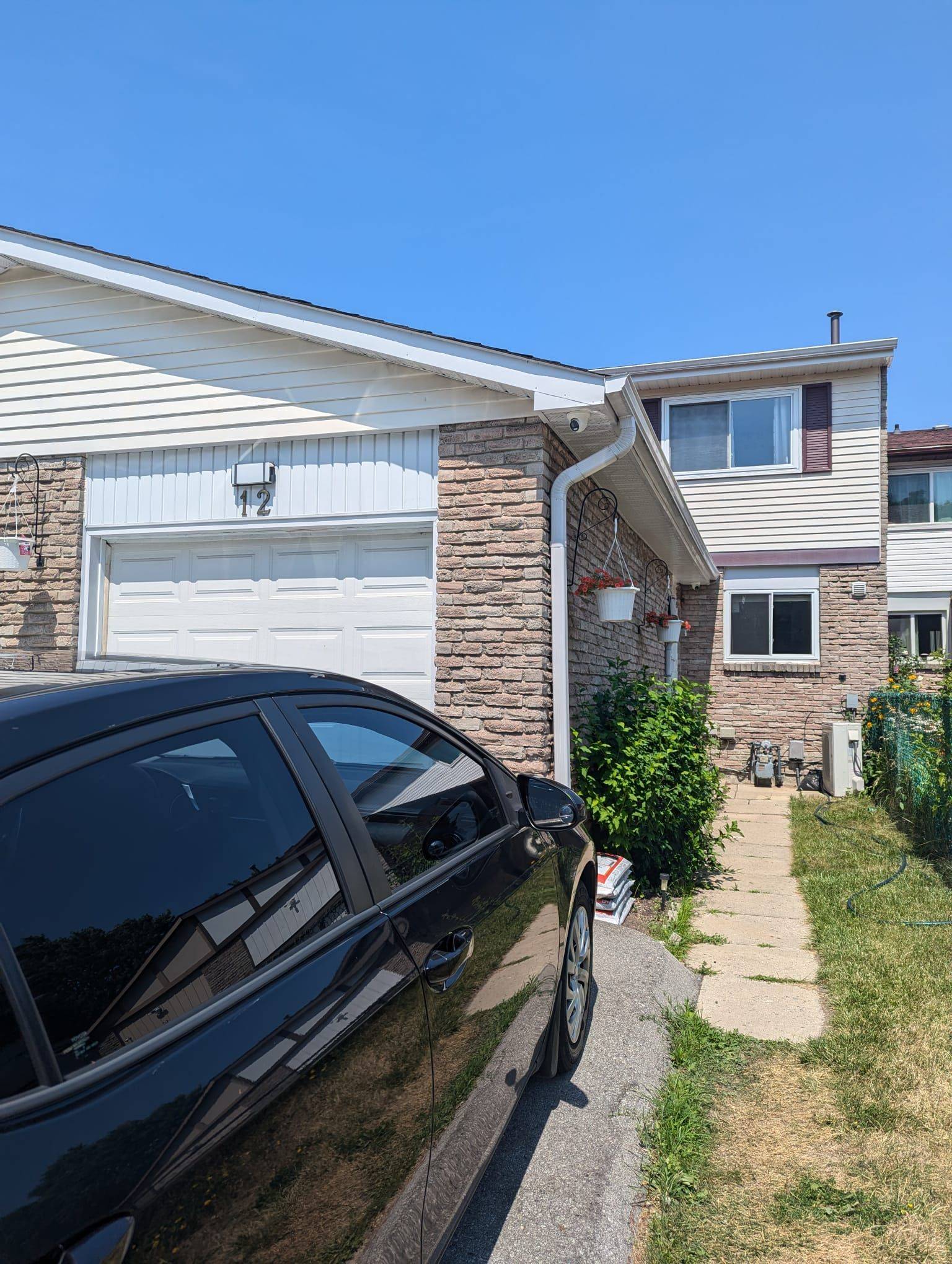 12 Greypoint DR, Toronto E11, ON M1B 1M1