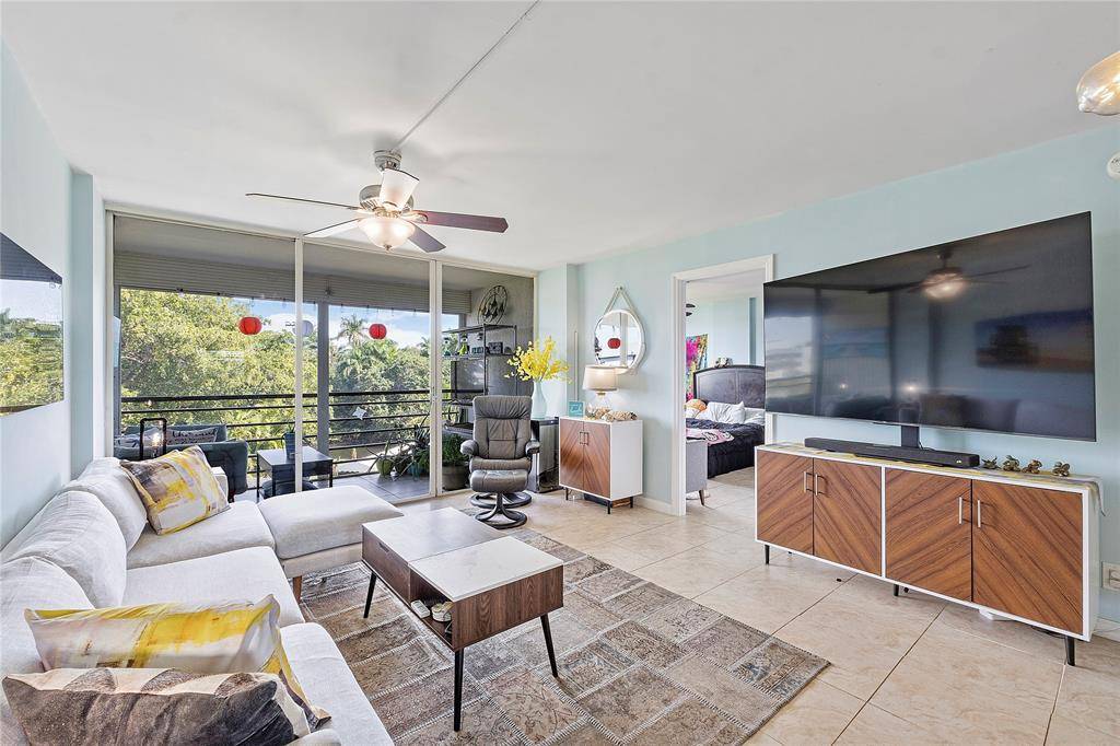 104 Royal Park Dr #4B, Oakland Park, FL 33309