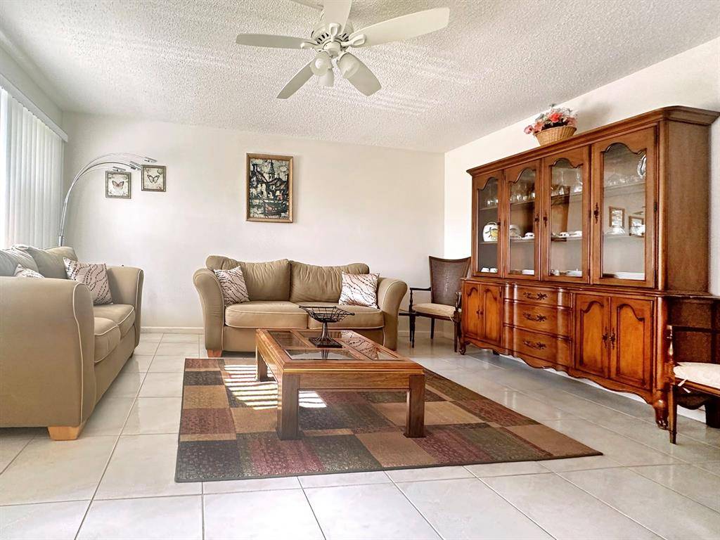 Deerfield Beach, FL 33442,3001 Cambridge A #3001
