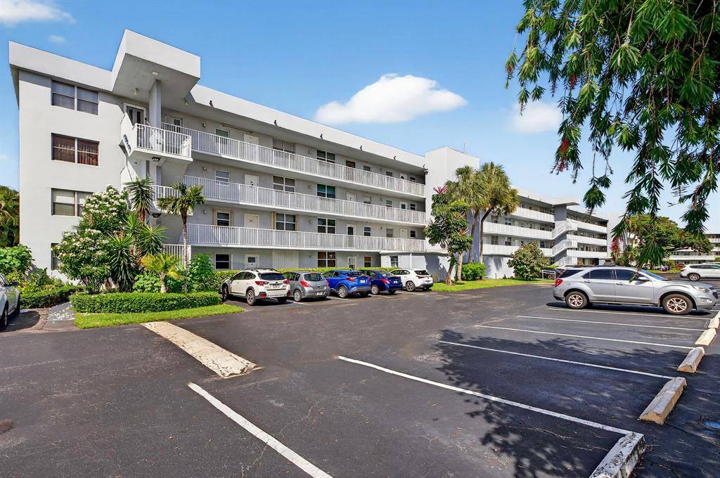 Oakland Park, FL 33309,110 Royal Park Dr #2C