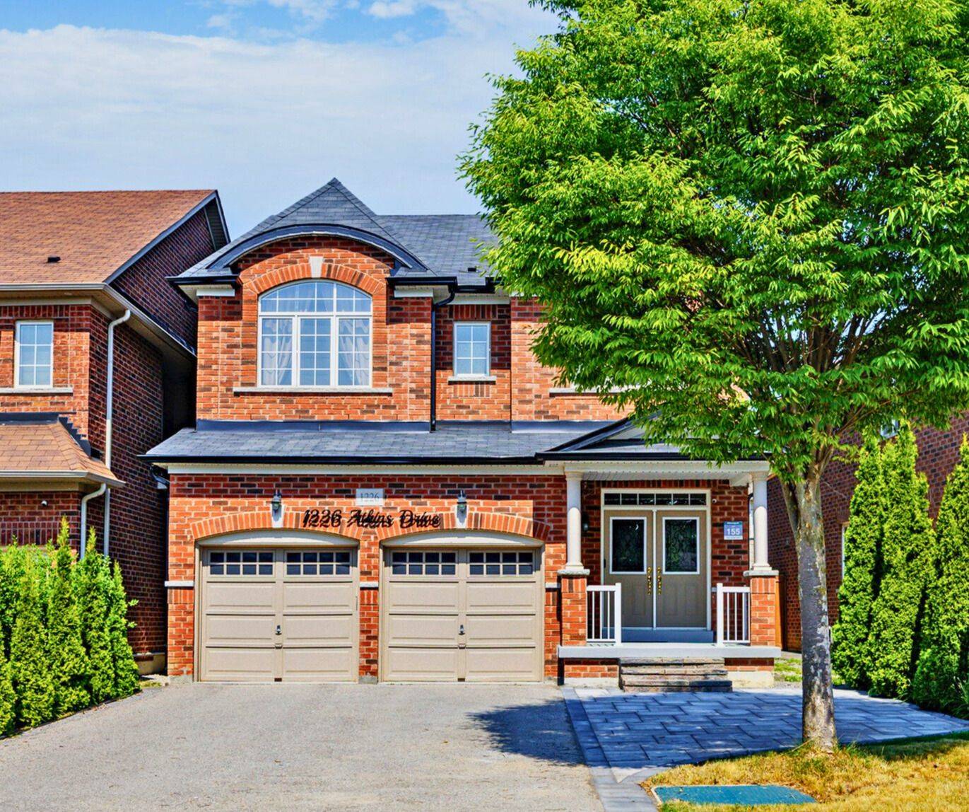 1226 Atkins DR, Newmarket, ON L3X 0C8