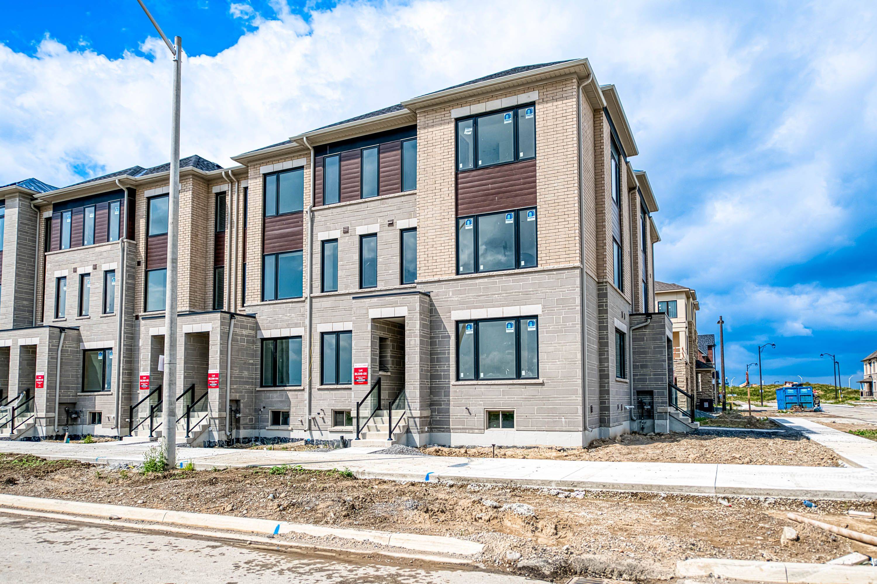 Markham, ON L6C 1N3,54 Selina Rose ST