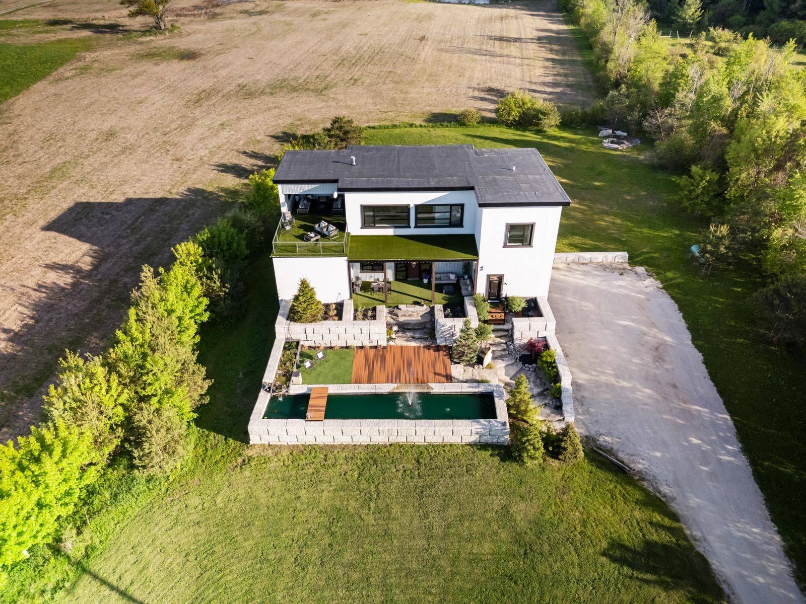 Clearview, ON L0M 1P0,6903 36/37 Nottawasaga Side Road E