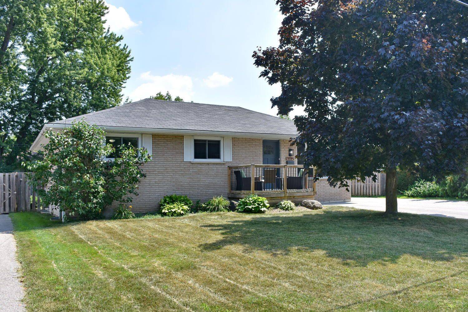 647 Oak ST, Collingwood, ON L9Y 2Z7