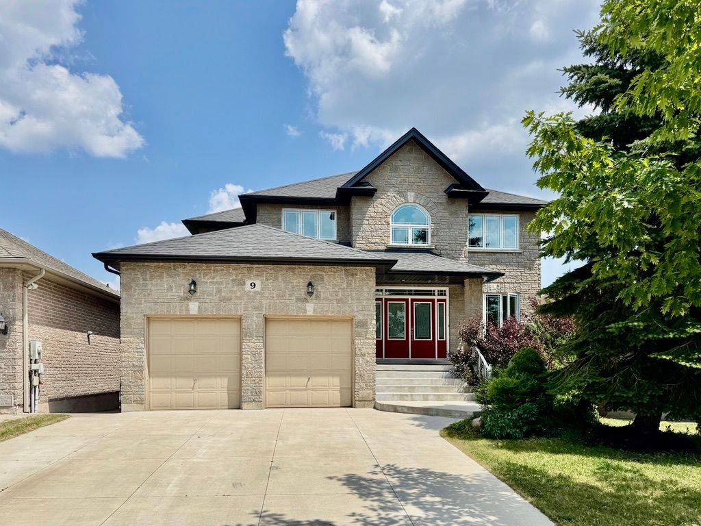 9 Margaret DR #Lower, Barrie, ON L4M 6Y6
