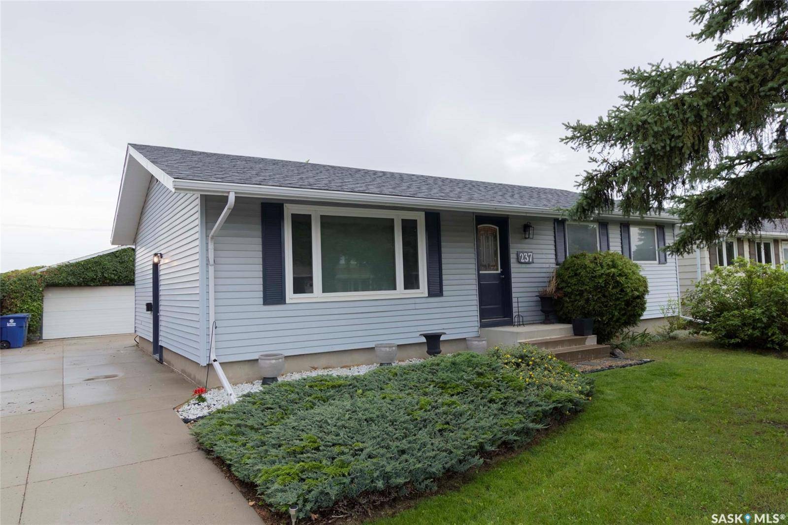 237 Guelph CRESCENT, Saskatoon, SK S7H 4P9