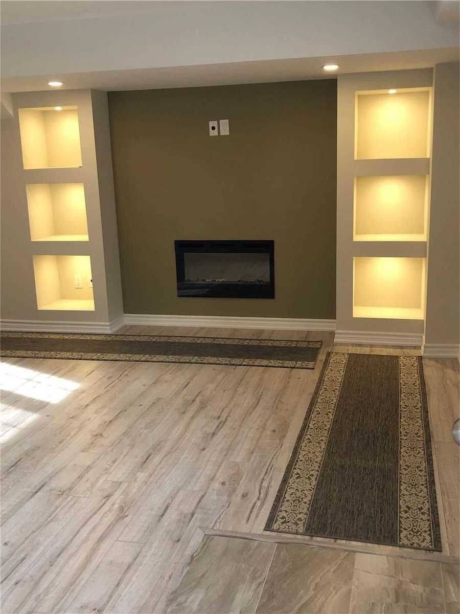 Brampton, ON L6P 2J8,8 Pecan DR