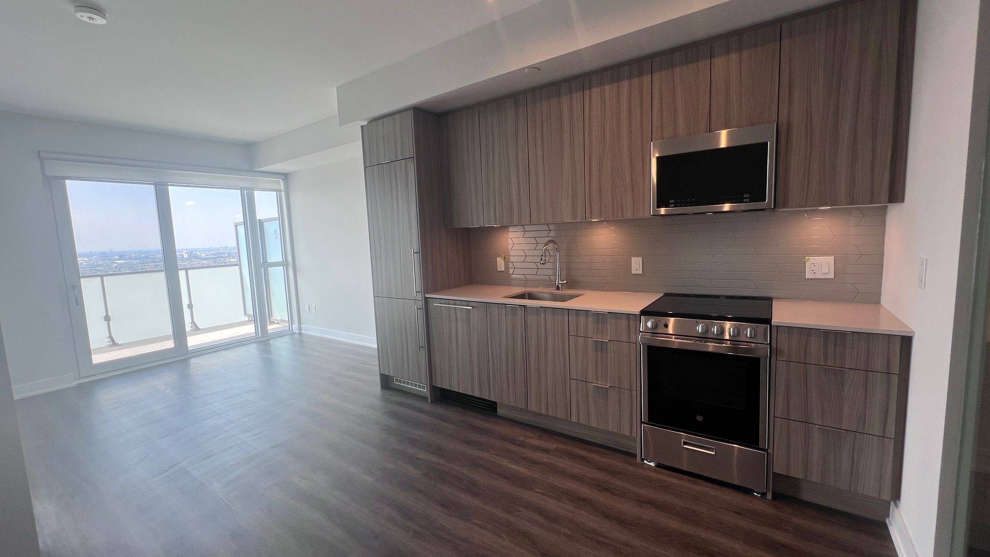 Mississauga, ON L5B 0L6,430 SQUARE ONE DR #3509