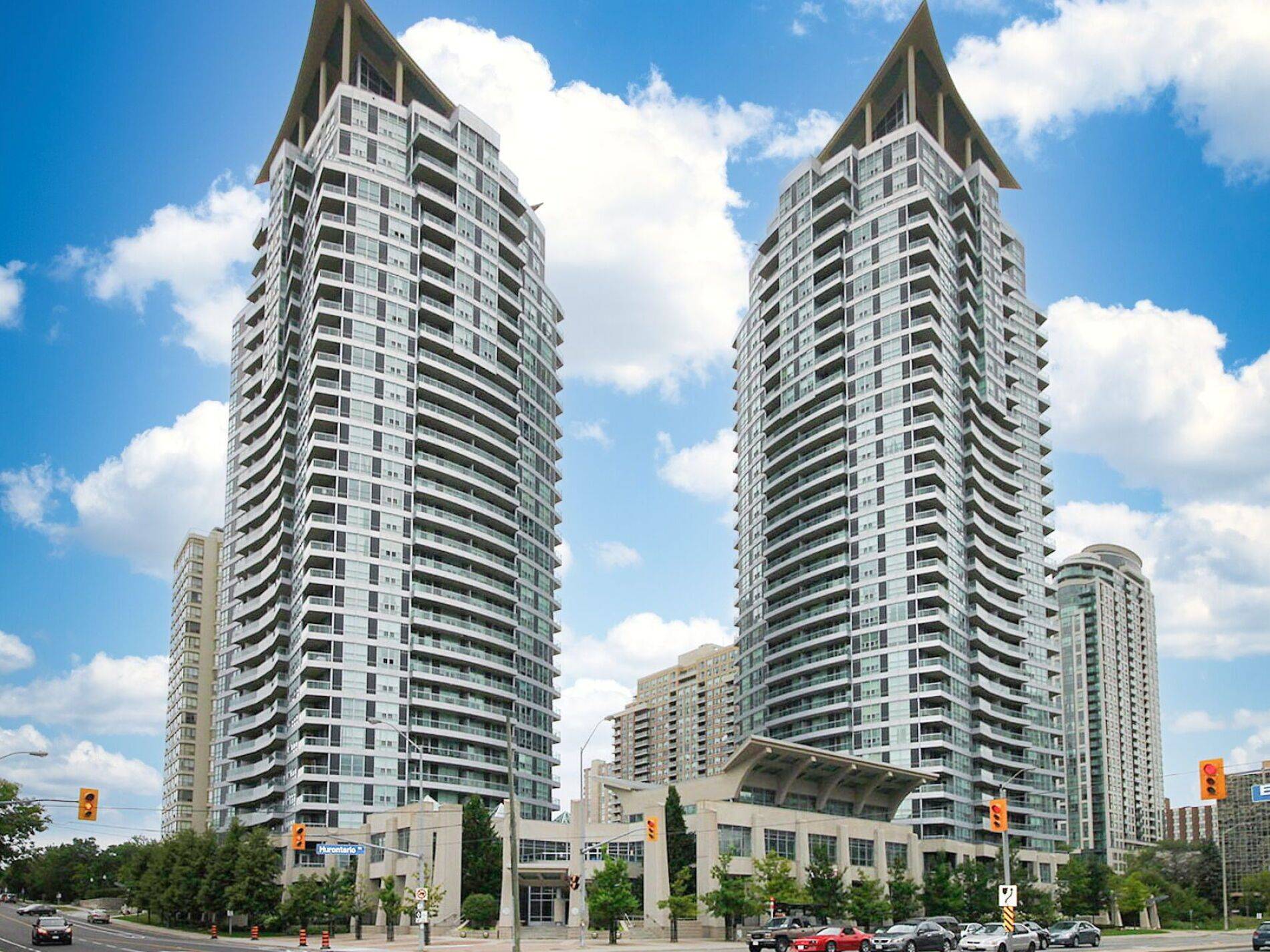 1 Elm DR #903, Mississauga, ON L5B 4M1
