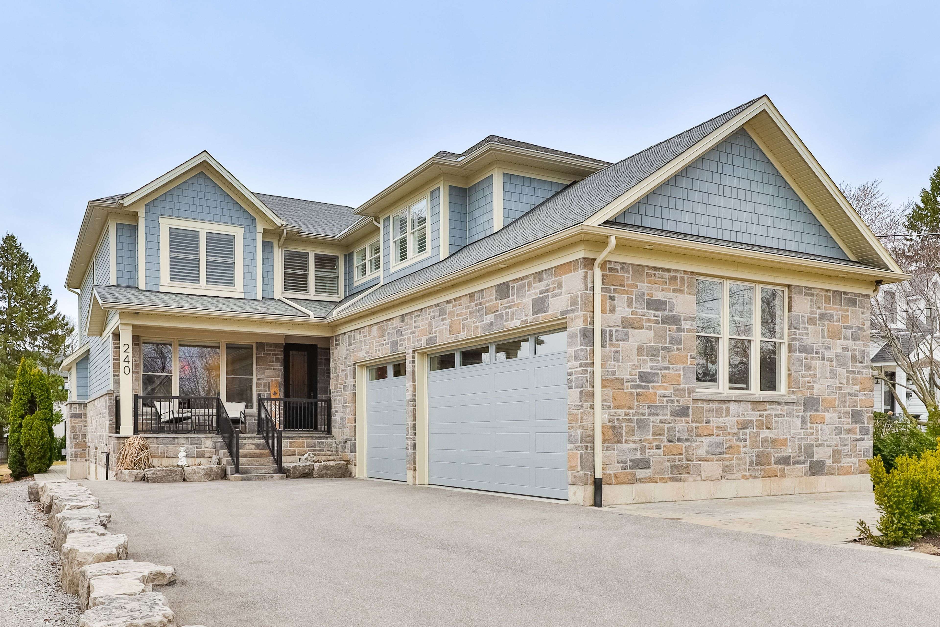 Burlington, ON L7N 1W2,240 Pine Cove RD