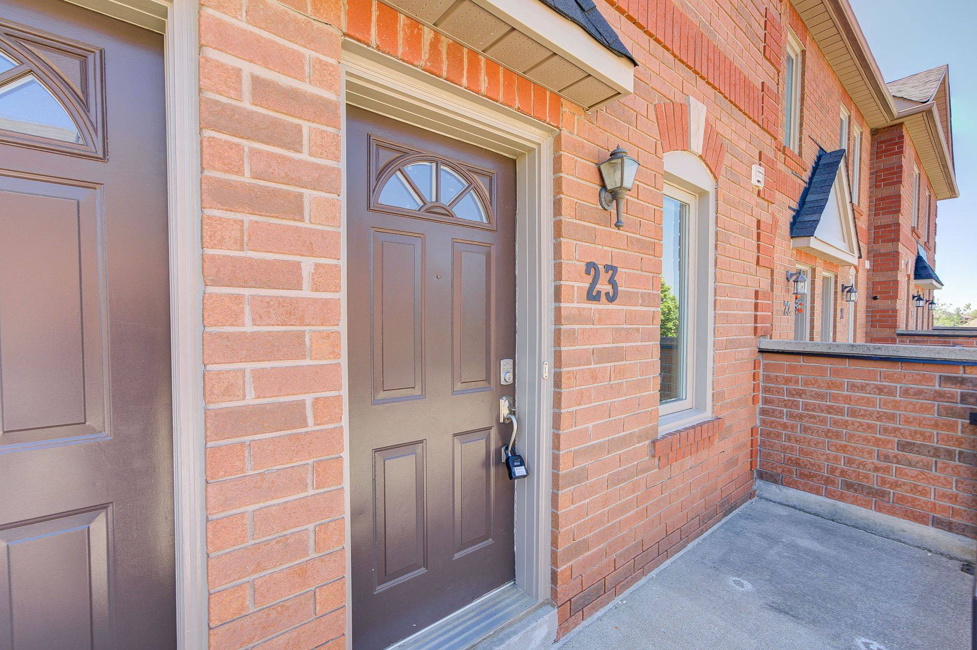 Mississauga, ON L5N 7G1,3895 Doug Leavens BLVD #23