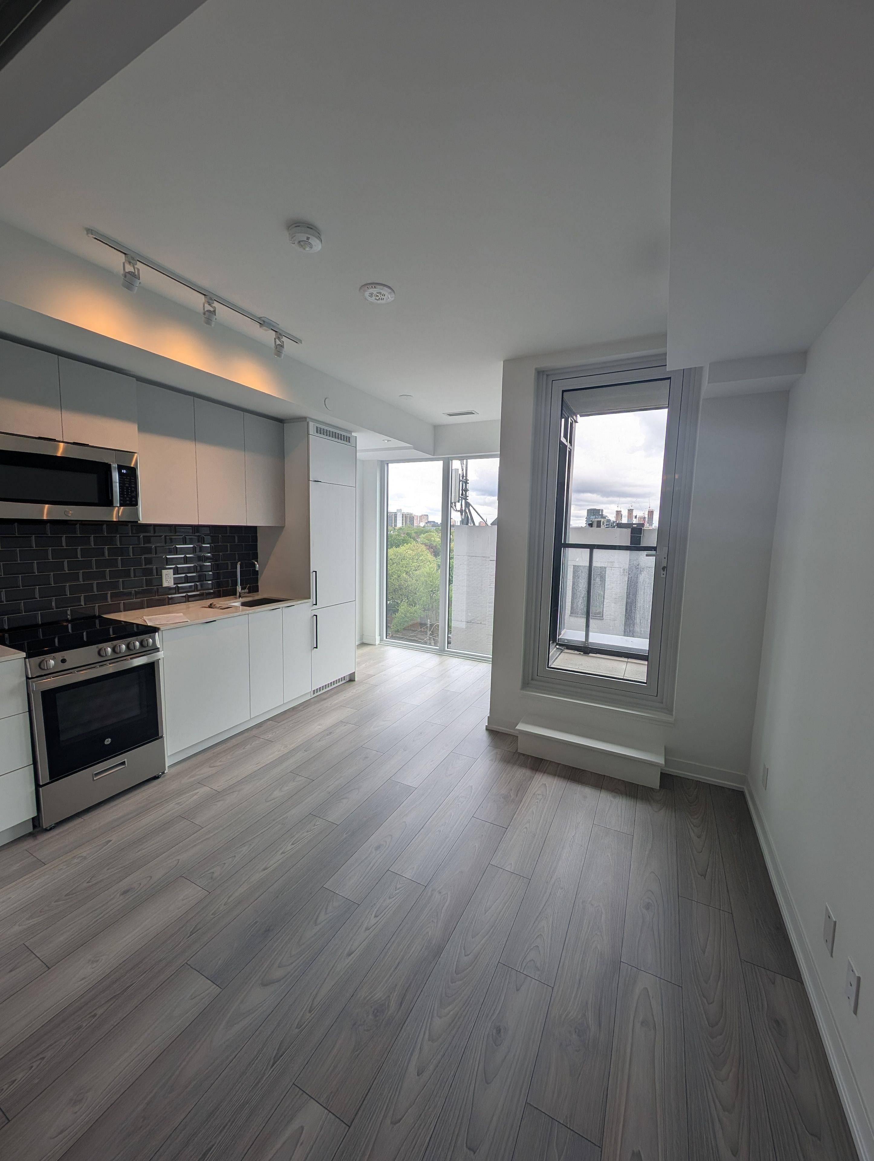 Toronto W01, ON M6K 0J2,285 Dufferin ST #625