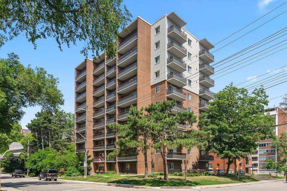 15 Elizabeth ST #805, Mississauga, ON L5G 2Z3