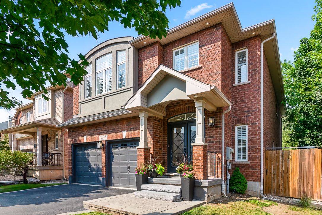 Oakville, ON L6M 4Z6,2301 Baronwood DR