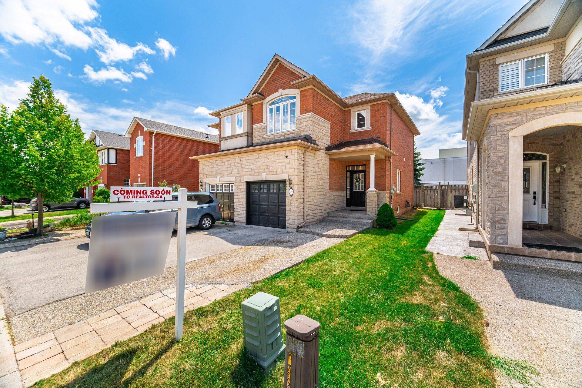 Oakville, ON L6M 4P5,2304 Newcastle CRES