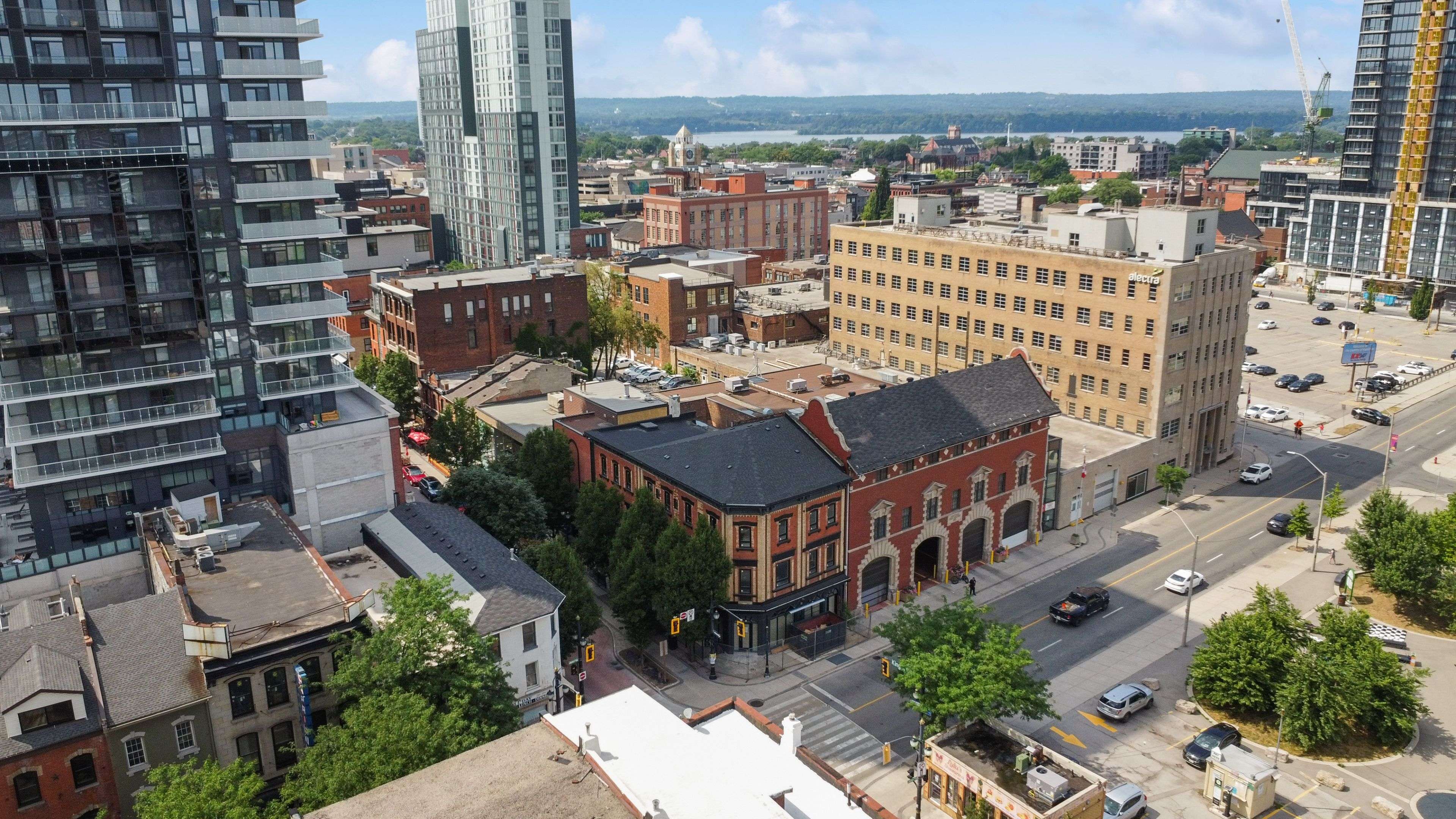Hamilton, ON L8R 1H1,31 John ST N