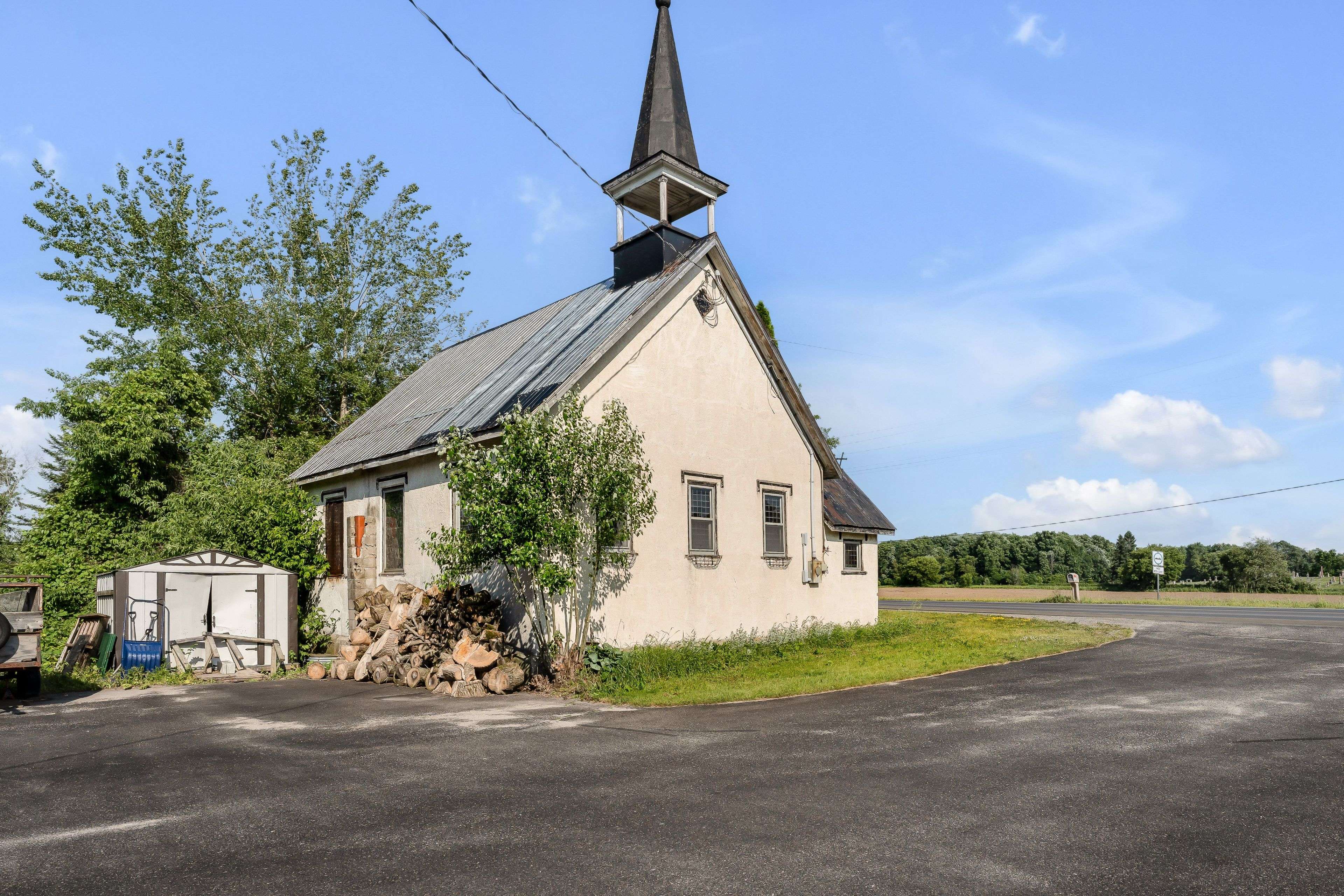 Loyalist, ON K7R 3K6,6955 County 2 RD