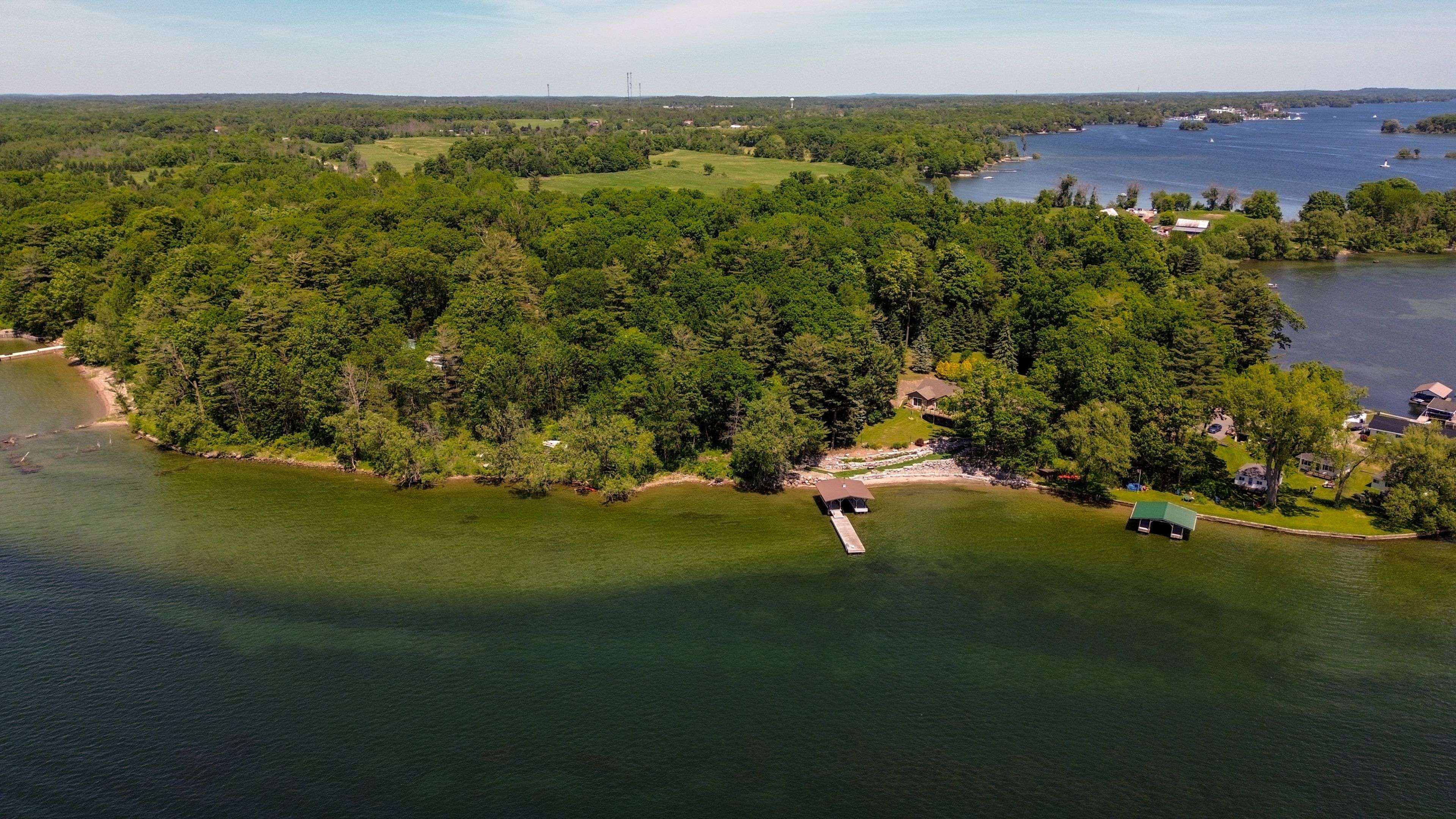 Leeds And The Thousand Islands, ON K7G 2V5,333 Howe Island Ferry RD