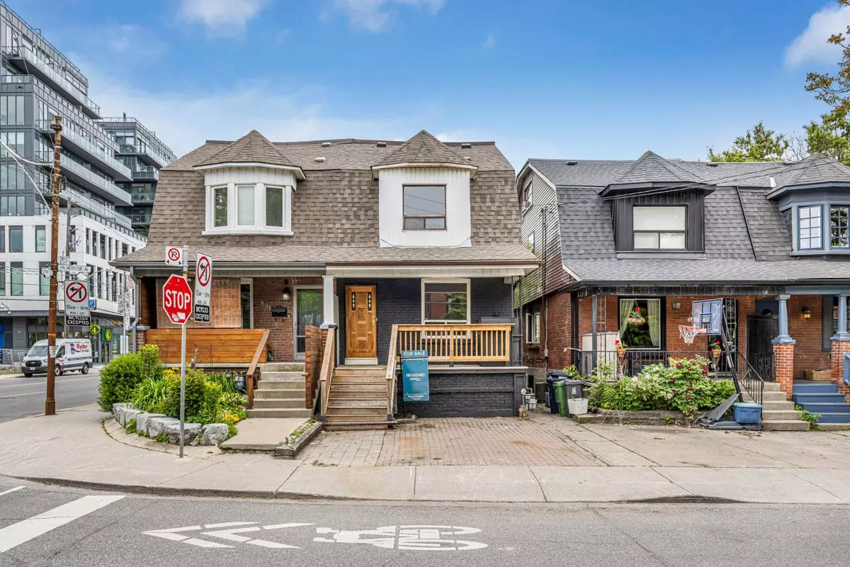 Toronto C02, ON M6G 2S3,889 Palmerston AVE