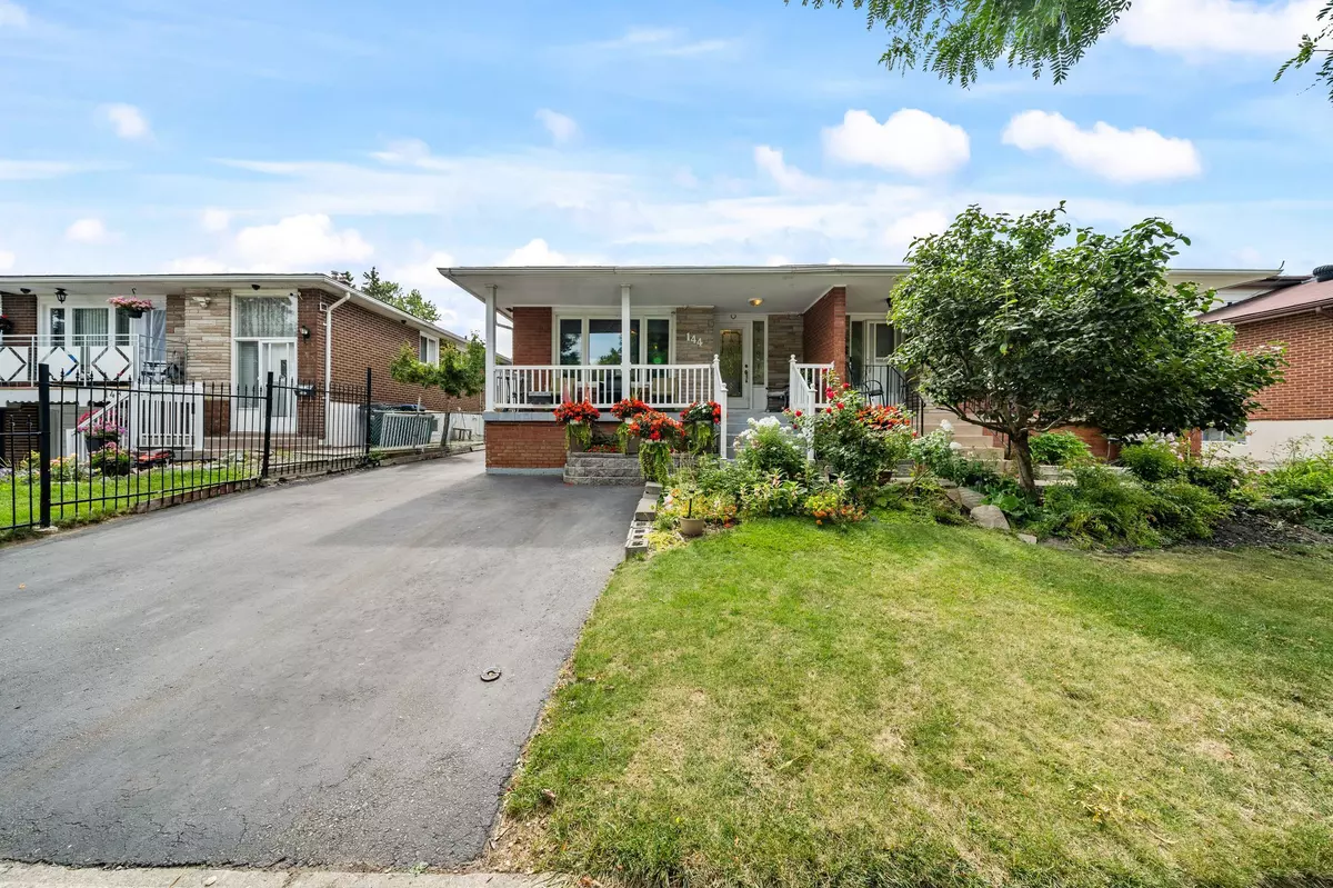 Mississauga, ON L5A 2A4,144 Voltarie CRES