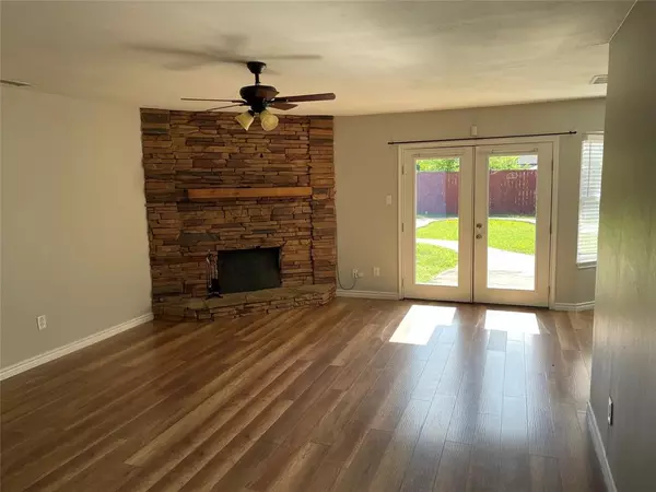 Lake Dallas, TX 75065,5312 Queens Court