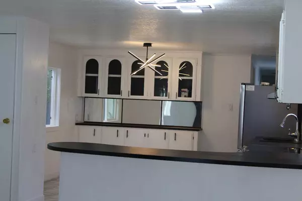 Red Deer, AB T4N 0P4,5029 34 ST #106