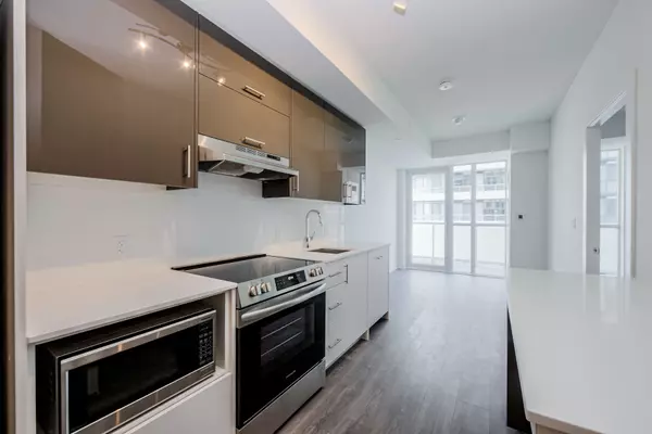 Toronto C15, ON M2J 4T1,188 Fairview Mall DR #1816