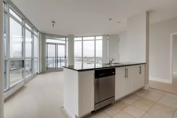Toronto C01, ON M5V 1B2,231 Fort York BLVD #2603
