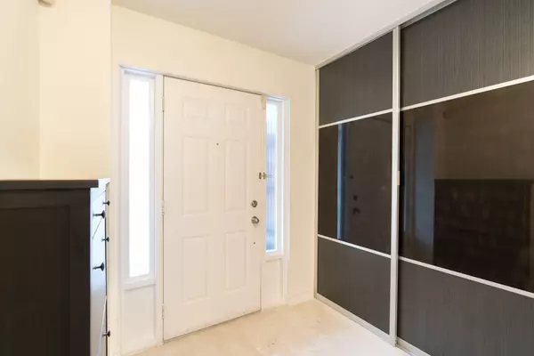 Toronto E05, ON M1W 3R2,18 Carl CRES