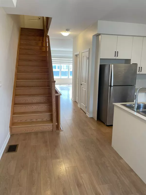 Oshawa, ON L1H 0A7,766 Eddystone PATH S