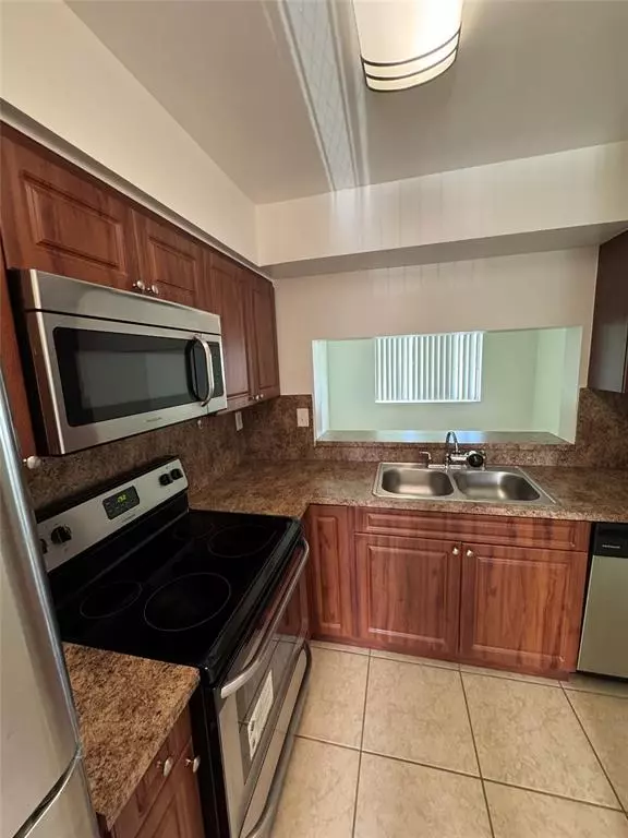 Plantation, FL 33324,776 NW 92ND AVE #776