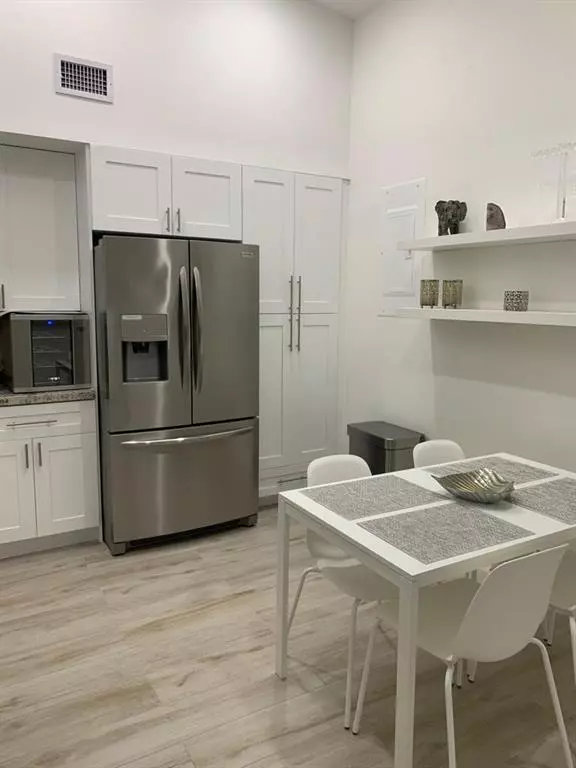 Aventura, FL 33180,21236 Harbor Way #273