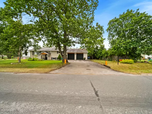 5 Demont DR, Oro-medonte, ON L3V 8N8