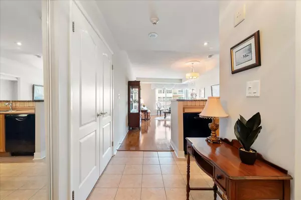 Barrie, ON L4N 9R2,2 Toronto ST #508