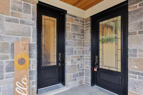 Burlington, ON L7N 1W2,240 Pine Cove RD