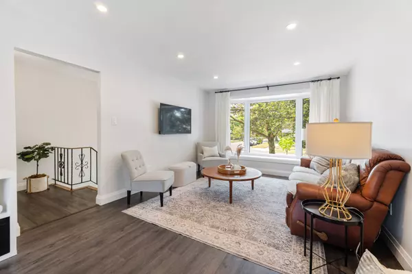 Hamilton, ON L8E 3C8,11 Ashwood CT
