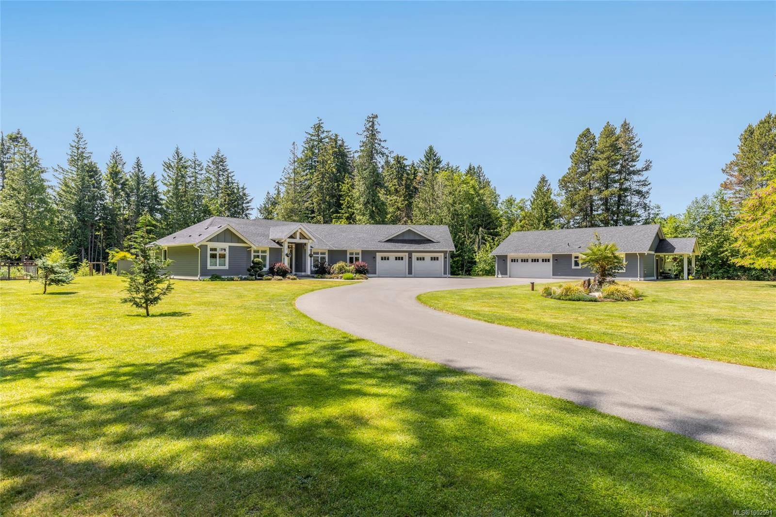 620 Fern Rd E, Qualicum Beach, BC V9K 1M4