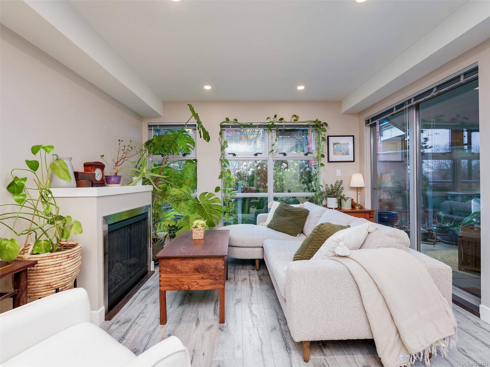 Victoria, BC V9A 7R4,797 Tyee Rd #108