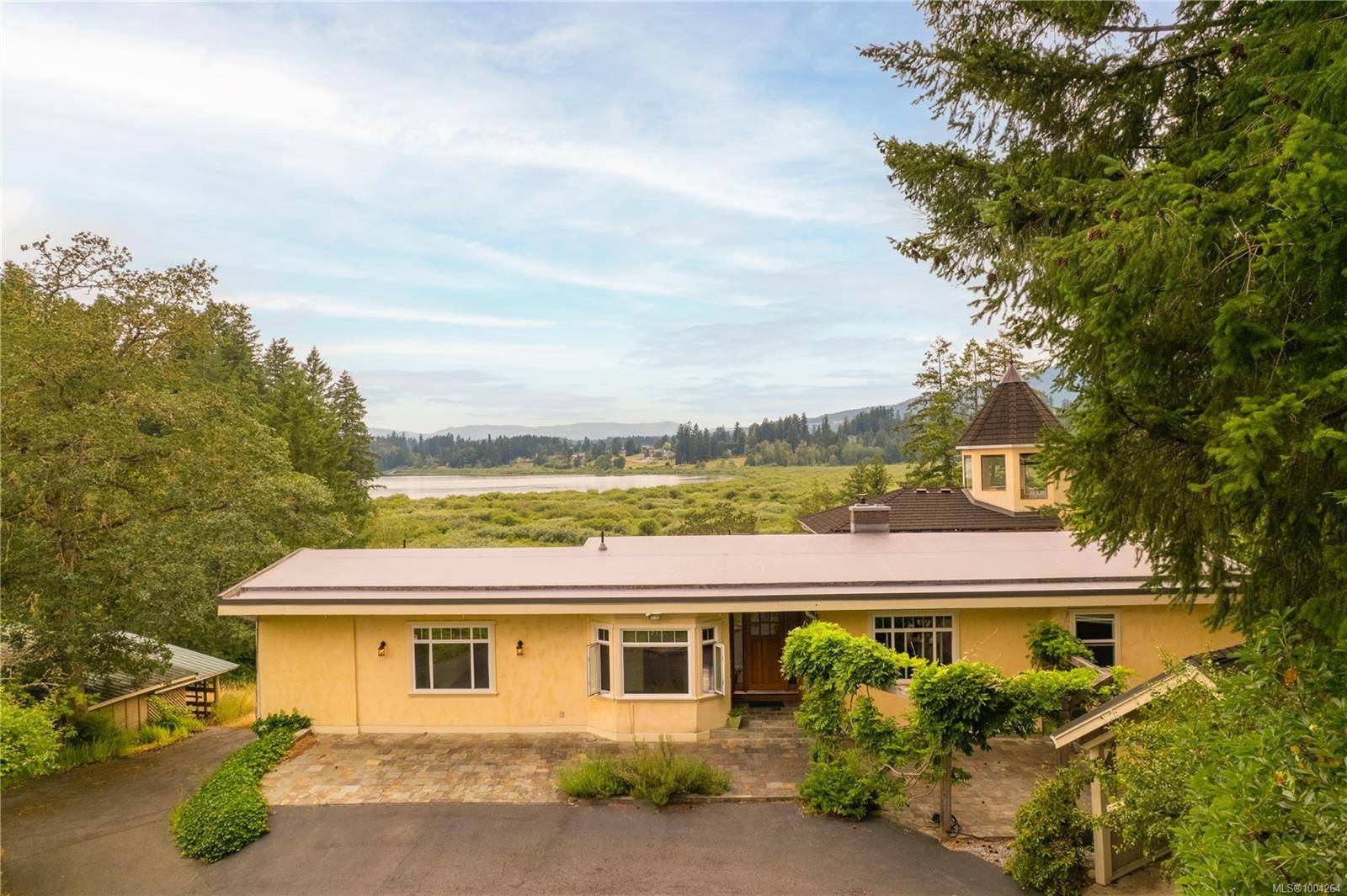 2439 Calais Rd, Duncan, BC V9L 5V5