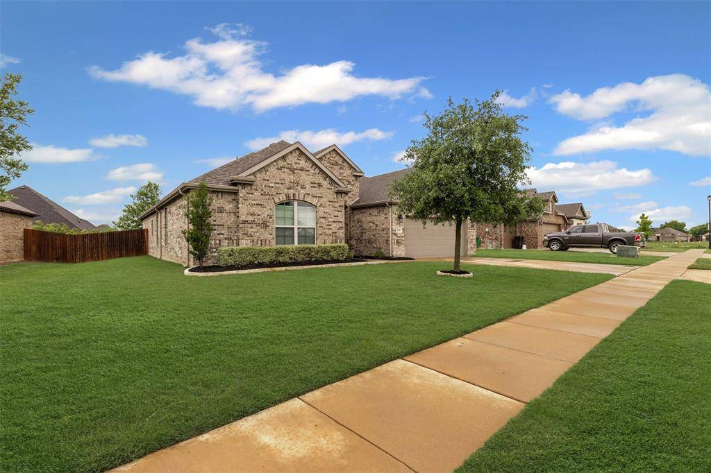 628 Waterford Way, Joshua, TX 76058