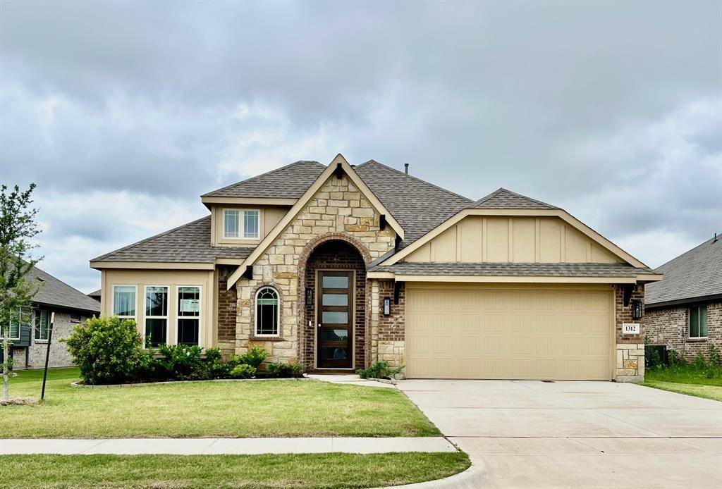 1312 Elk Ridge Drive, Crowley, TX 76036
