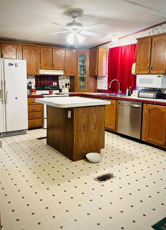 1624 Private Road 2541, Quinlan, TX 75474