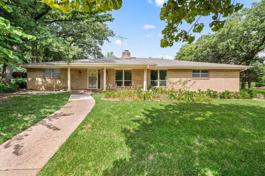 1306 Driftwood Drive, Euless, TX 76040