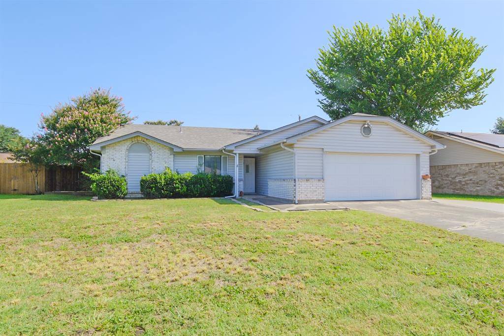 1321 Mercedes Street, Benbrook, TX 76126