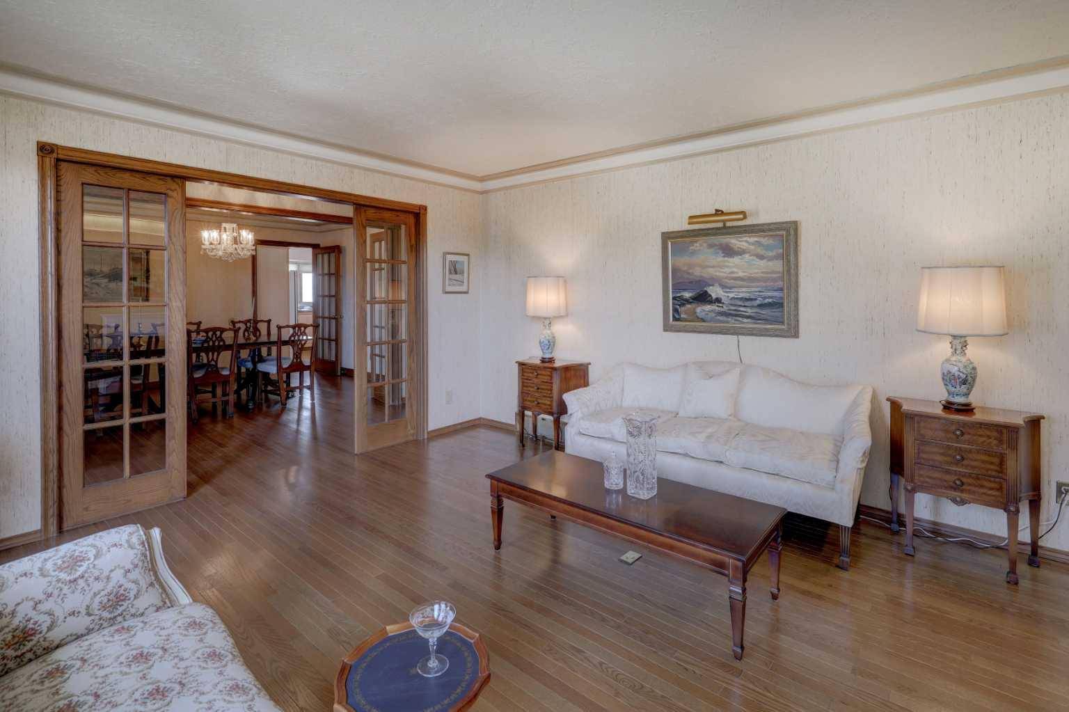 Calgary, AB T3A 2Y4,76 Edgeland RD NW