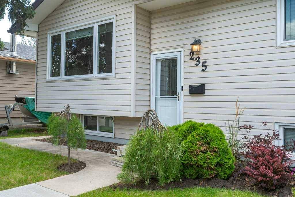 Calgary, AB T2J 0T3,235 Allan CRES Southeast