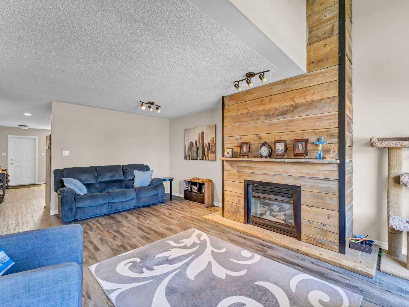 Medicine Hat, AB T1B 4H4,165 South Ridge DR SE #101